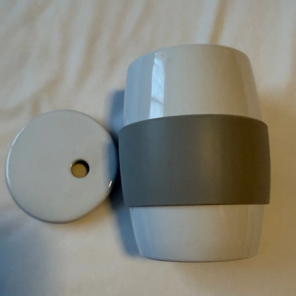 Pampered Chef White Ceramic egg cooker